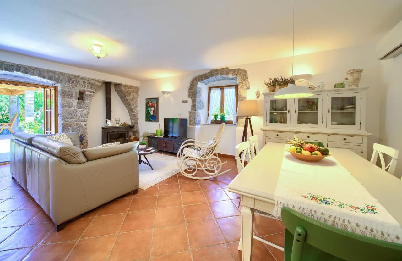 Holiday Home Lavanda Kornic Exterior photo
